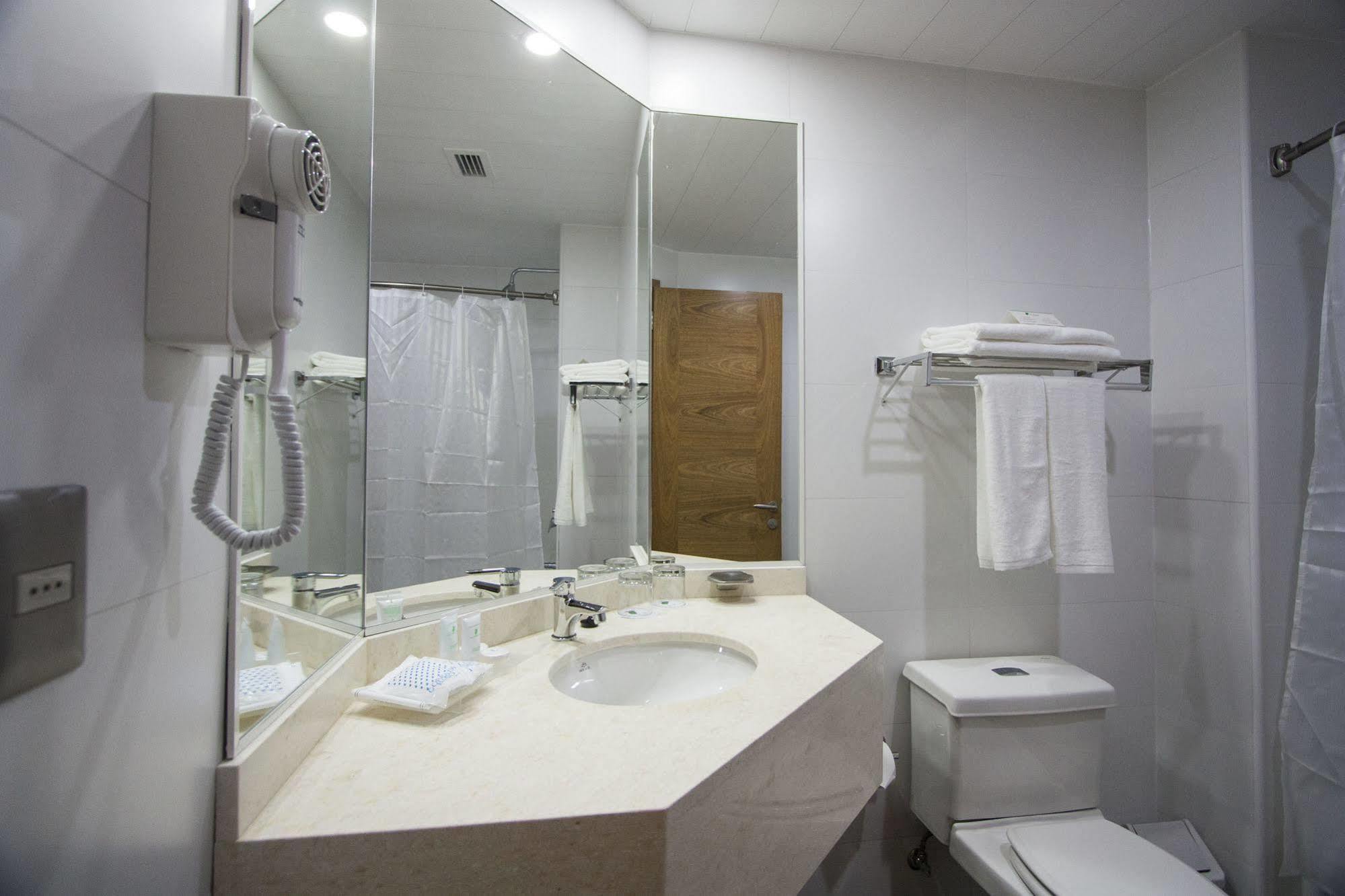Hotel Diego De Almagro Osorno Luaran gambar